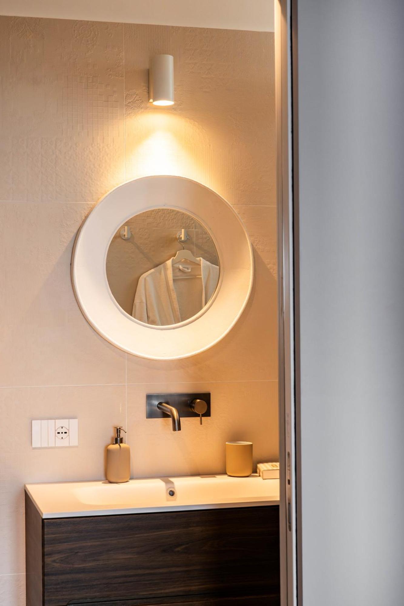 Palazzo Verdi Luxury Accomodation Bari Esterno foto
